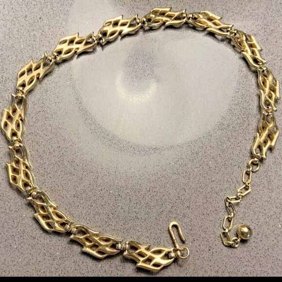 RARE VINTAGE SIGNED CROWN TRIFARI GOLDTONE 16 3/4" NECKLACE EXCELLENT CONDITION - Picture 11 of 16